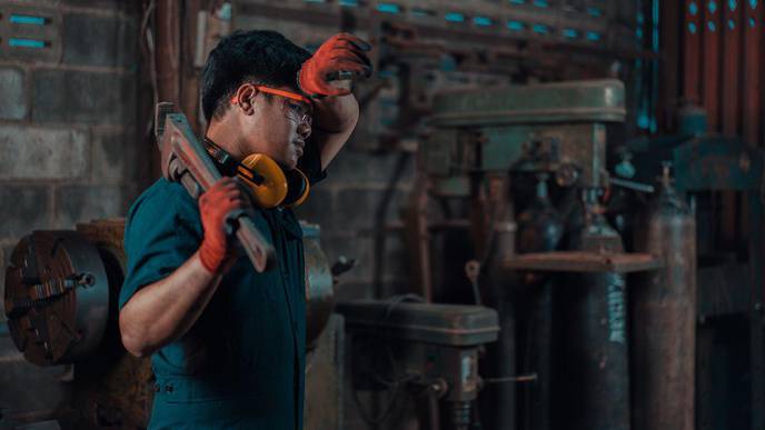 High Temperatures Increase Workers' Injury Risk, Whether They're Outdoors or Inside